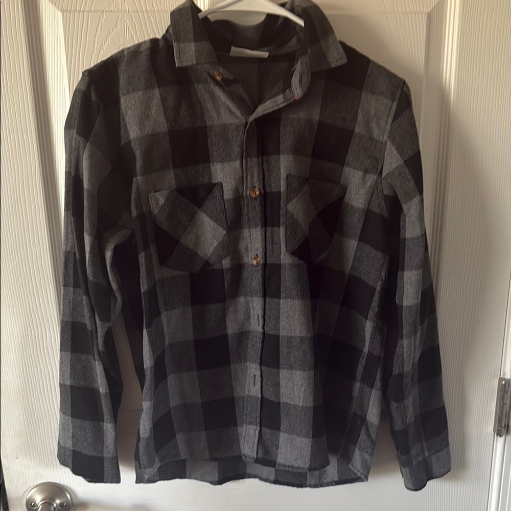 Black and Gray Plaid Button-Up Shirt